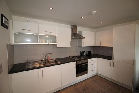 2 bedroom apartment to rent, Orchard Plaza, Poole