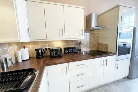 2 bedroom flat for sale, Queens Parade, Scarborough YO12