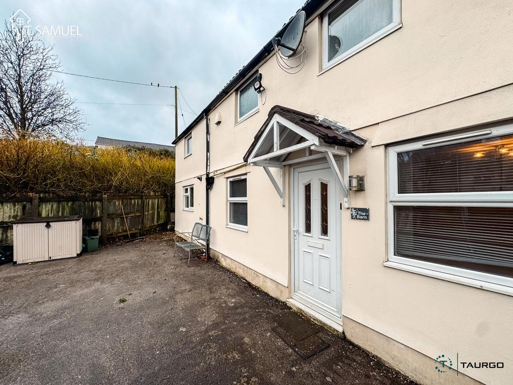 2 Bedroom Detached House for Sale