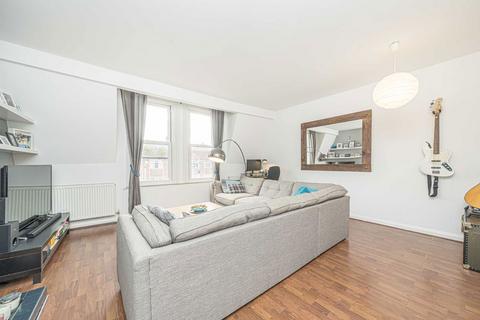 2 bedroom flat for sale, Heath Road, Twickenham TW1