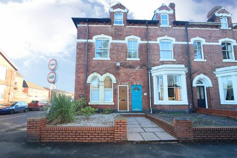 4 bedroom end of terrace house to rent, Bewdley Road, Kidderminster, DY11