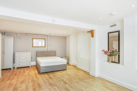 2 bedroom flat to rent, Fenham Road Peckham SE15