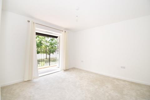 4 bedroom terraced house to rent, Bell Farm Way, Hersham, Walton-on-Thames, KT12