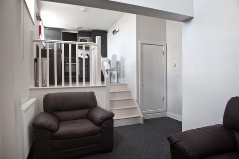 1 bedroom in a flat share to rent, Plot Dean Clarke Lofts , Classic 1-Bed Apartment	 at Nationwide, Southernhay Gardens,  EX1