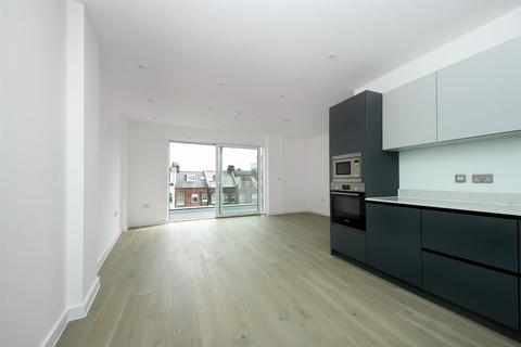 2 bedroom flat for sale, Kings Court , W3