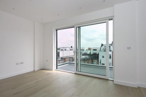 2 bedroom flat for sale, Kings Court , W3