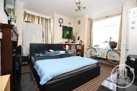 3 bedroom end of terrace house for sale, Seago Street, Lowestoft, Suffolk