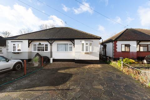 2 bedroom semi-detached bungalow to rent, Wesley Close, Orpington BR5