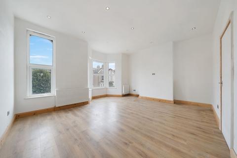 4 bedroom semi-detached house for sale, Beaconsfield Road, London, N11