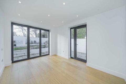 4 bedroom flat for sale, Brondesbury Park, London NW6