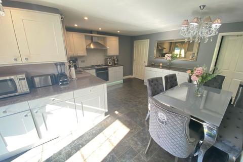 2a Deepdale Avenue, Royton, Oldham, OL2 6XD