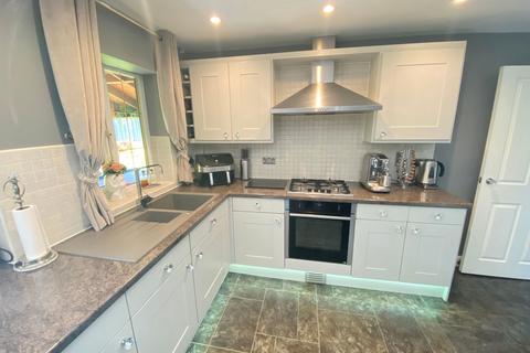 2a Deepdale Avenue, Royton, Oldham, OL2 6XD