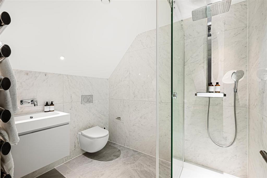Flat 21 Parkwood Point Hi-43.jpg