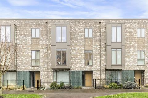 5 bedroom townhouse for sale, Knightly Avenue, Cambridge CB2