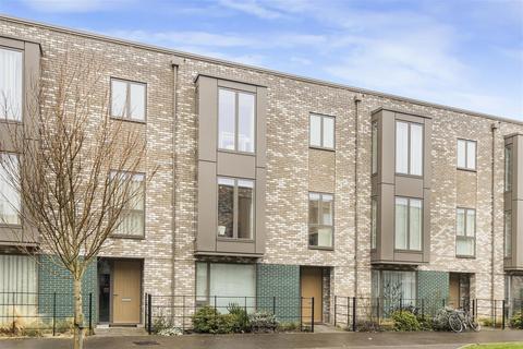 5 bedroom townhouse for sale, Knightly Avenue, Cambridge CB2