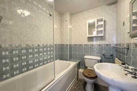 11 Hamnett Road, Prescot, L34 6LL