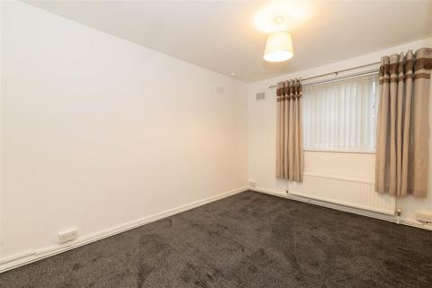 2 bedroom flat for sale, Whalton Court, Fawdon, Newcastle upon Tyne