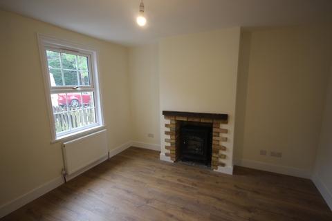 2 bedroom cottage to rent, Spring Lane, Slough SL2