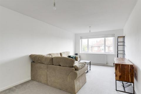 2 bedroom maisonette to rent, Churchmoor Court, Arnold NG5