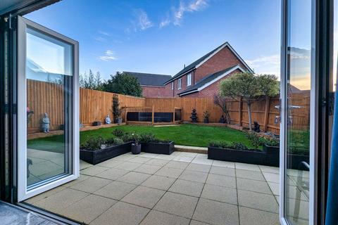 3 bedroom link detached house for sale, Millfield Gardens, Milton Keynes MK14