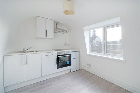 Studio to rent, Upper Street, Islington, N1