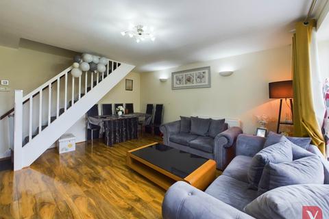 2 bedroom end of terrace house for sale, Dorel Close, Luton LU2