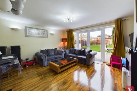 7 Dorel Close, Luton, LU2 7JH