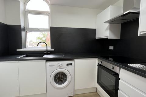 2 bedroom flat to rent, Plymouth Grove, Manchester M13