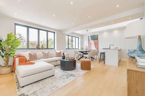 Brondesbury Park, London NW6