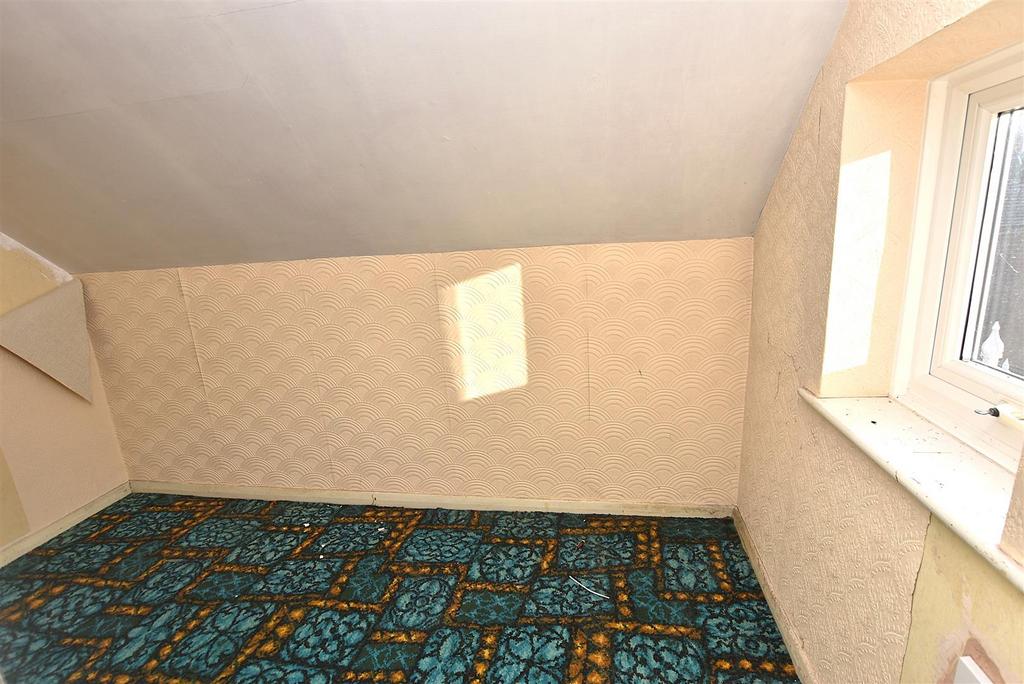 Walk-in Eaves/Storage Room