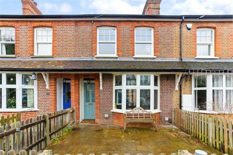 3 bedroom terraced house to rent, Cornwall Road, Harpenden, Hertfordshire, AL5