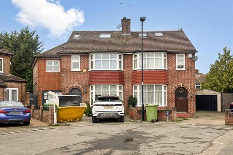 7 bedroom semi-detached house for sale, Wellgarth, GREENFORD