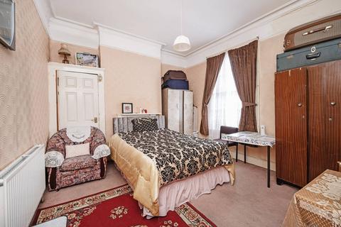 6 bedroom terraced house for sale, Cricketfield Road, Hackney, London, E5