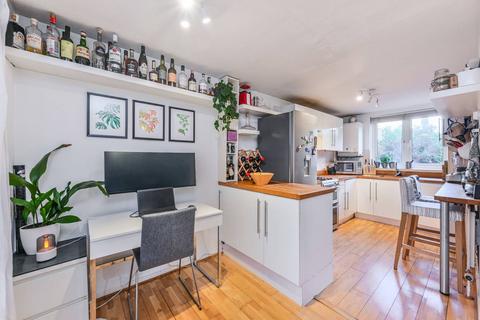 1 bedroom flat for sale, Brixton Road, Oval, London, SW9