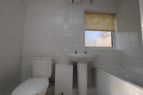 2 bedroom end of terrace house to rent, Coronation Avenue, Rothwell, Northants, NN14