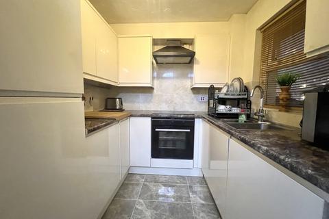 1 bedroom flat to rent, Cuthberga Close, Barking IG11