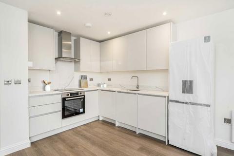 3 bedroom flat to rent, Harrow Road, London NW10