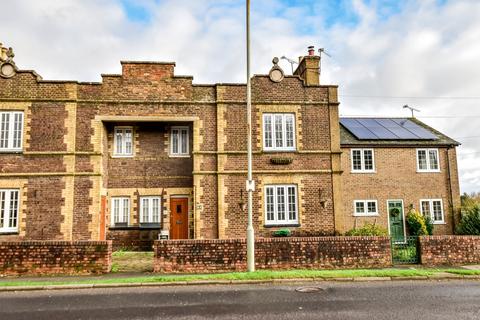 3 bedroom end of terrace house for sale, Tibbs Hill Road, Abbots Langley, WD5