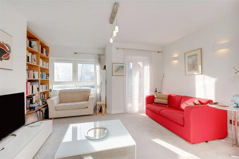 2 bedroom flat for sale, South End Close, Hampstead Heath, NW3