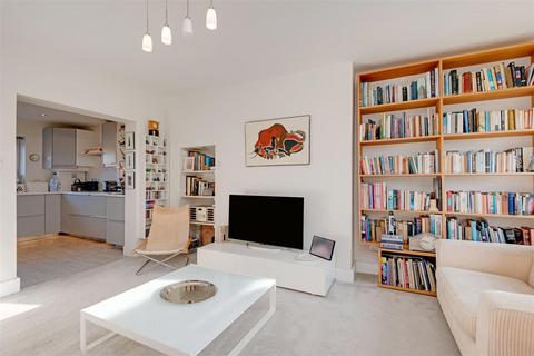 2 bedroom flat for sale, South End Close, Hampstead Heath, NW3