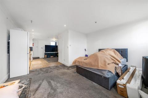 Studio for sale, Maple Road, London, SE20