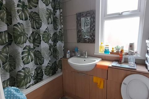 4 bedroom terraced house to rent, Cambridge Street, Leicester