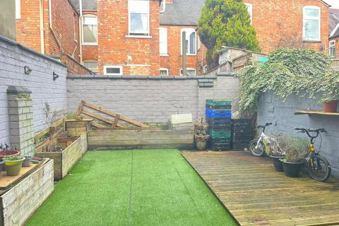 4 bedroom terraced house to rent, Cambridge Street, Leicester