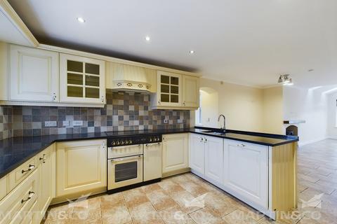 3 bedroom detached house for sale, Gate House Lane , Auckley