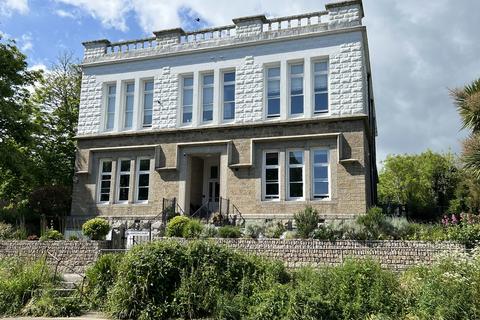 2 bedroom apartment to rent, Alverton Road, Penzance