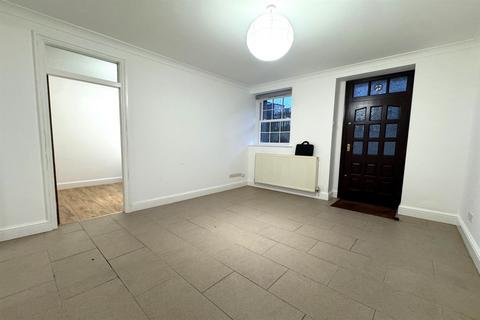 3 bedroom apartment to rent, , N16