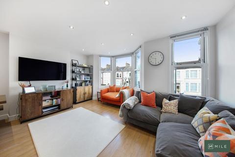 2 bedroom apartment for sale, Buchanan Gardens, London NW10