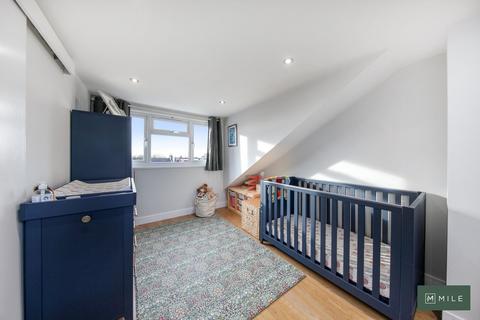 2 bedroom apartment for sale, Buchanan Gardens, London NW10