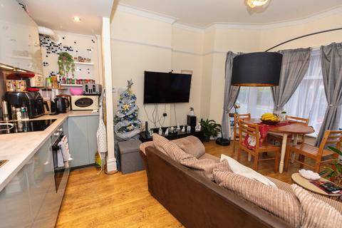 3 bedroom flat for sale, Talbot Road, Bournemouth, Dorset