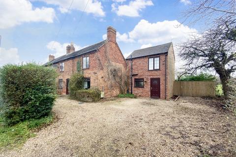 4 bedroom semi-detached house for sale, Uttoxeter Road, Foston